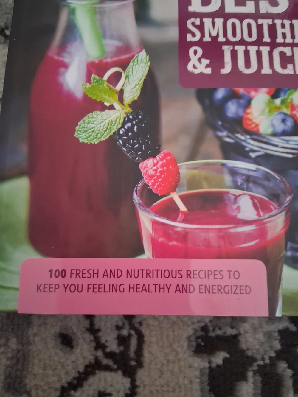 100 Best Smoothies & Juices Cookbook - Pink Cover